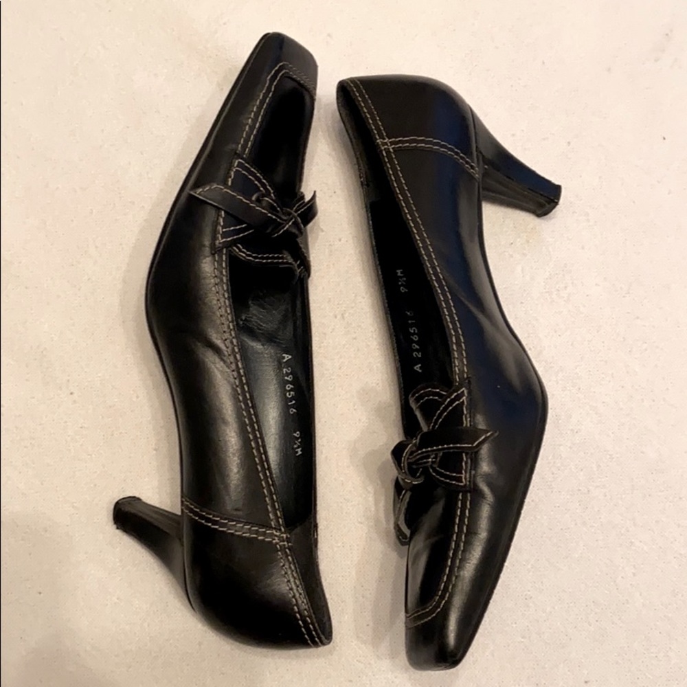 Stuart Weitzman Black Leather Shoes